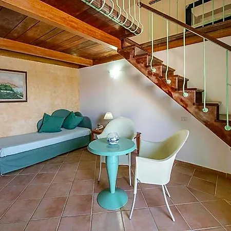 La Corricella 3*